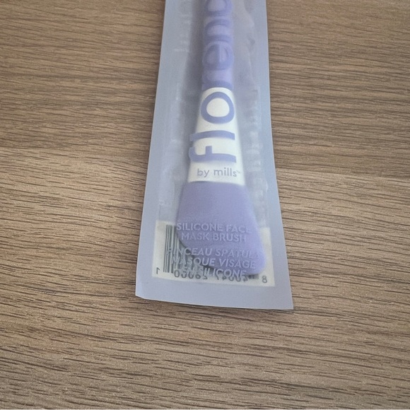 NWT Florence By Mills Silicone Face Mask Brush Purple - Picture 2 of 4
